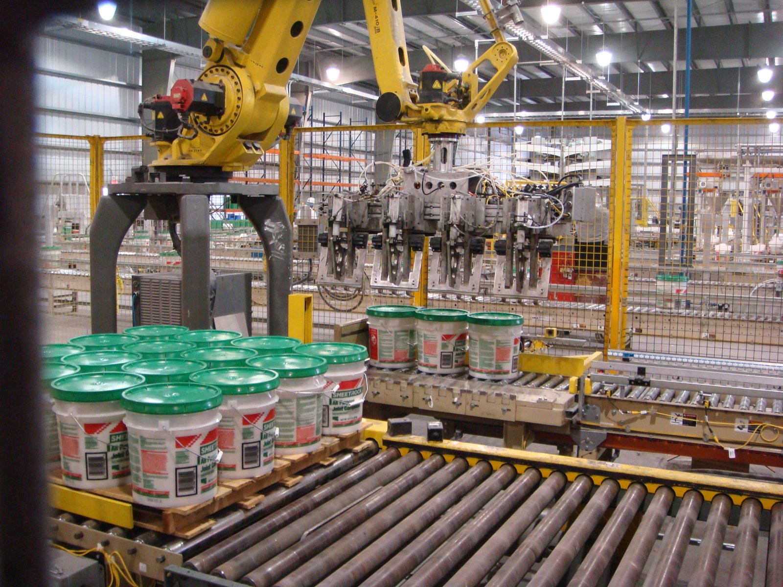 Robotics, palletizing, sorting line